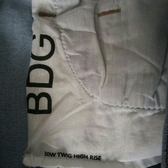 BDG 30W Twig High Rise Jeans Light Wash - Picture 10 of 10
